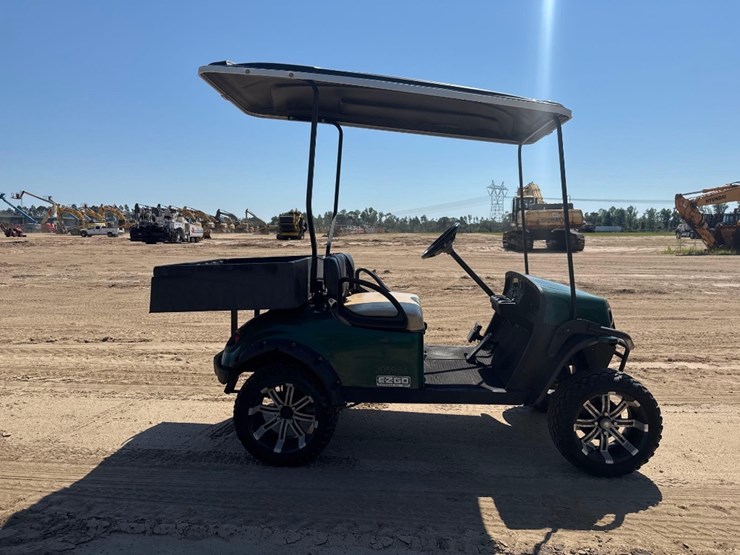 2020-ez-go-express-s4-golf-cart-image-5