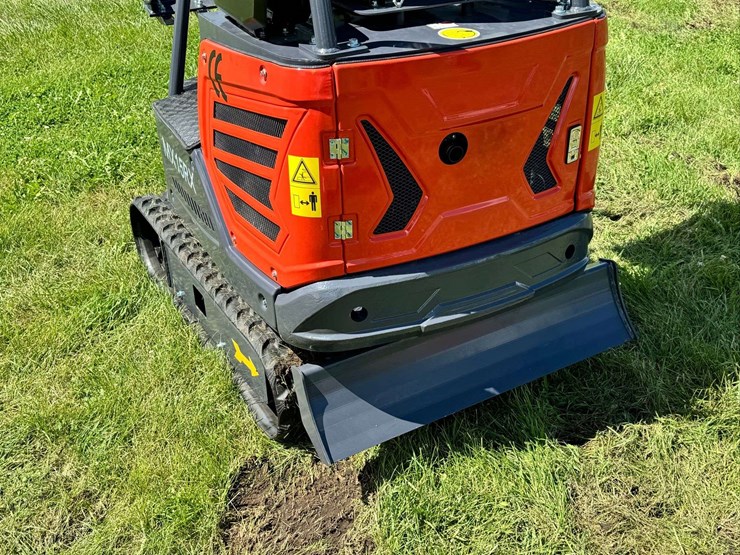 cfg-industrial-mx15rx-mini-excavator-image-3