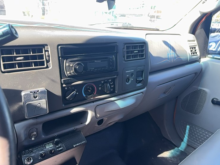 2004-ford-f350-xl-image-29