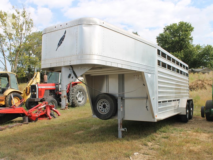 2014-featherlite-16'-trailer-image-1