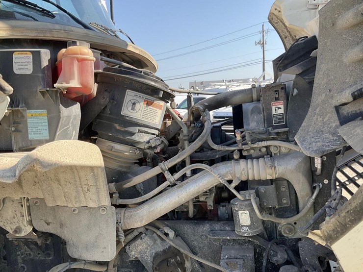 2015-freightliner-bucket-truck---terex-tm-100-boom---cummins-diesel---allison-transmission-image-14