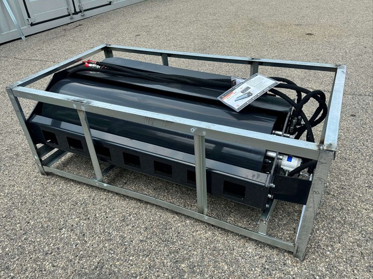 wolverine-vr-11-66w-skid-steer-vibratory-roller-attachment-image-5