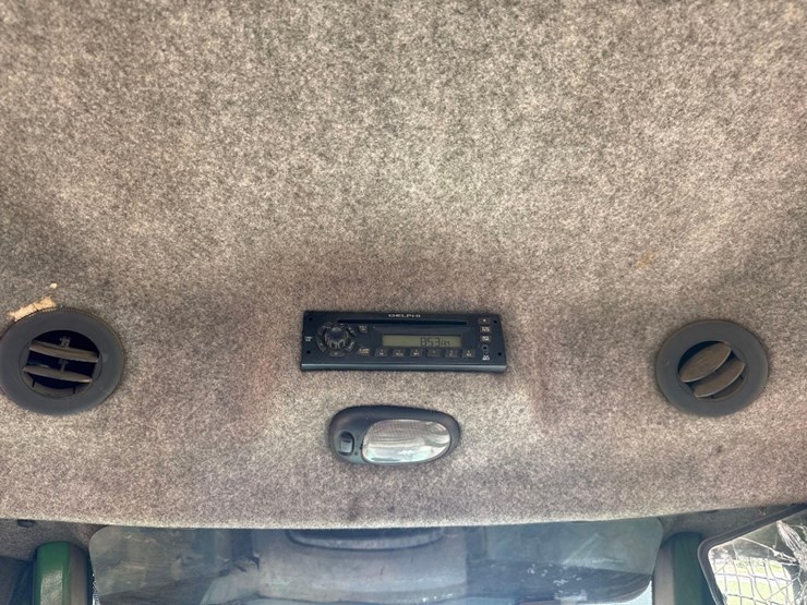 2010-deere-648h-image-23