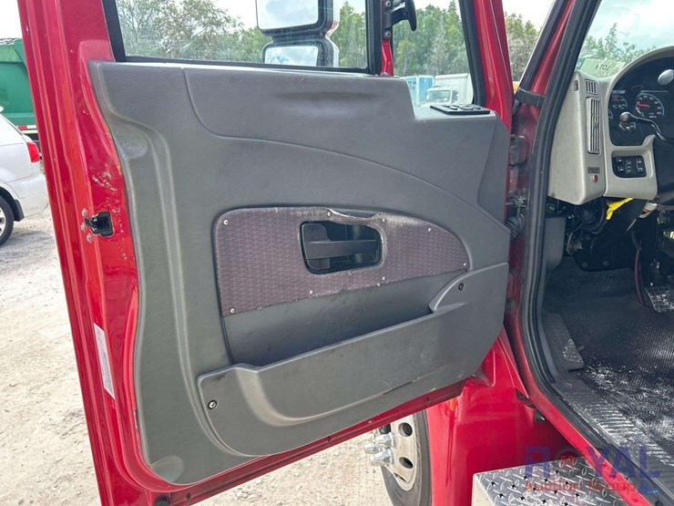 2015-international-durastar-4300-image-12