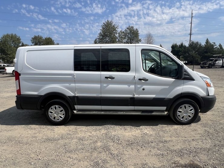 2015-ford-transit-image-3