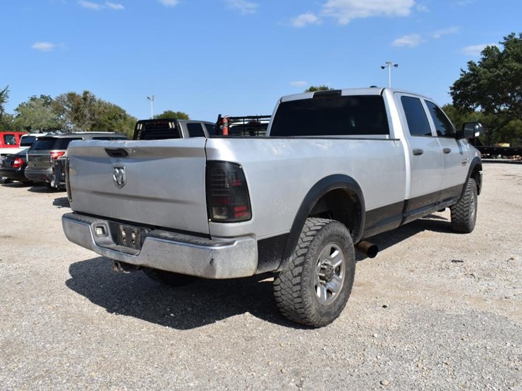 2011-dodge-2500-image-3
