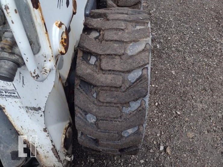 2015-bobcat-s650-image-18