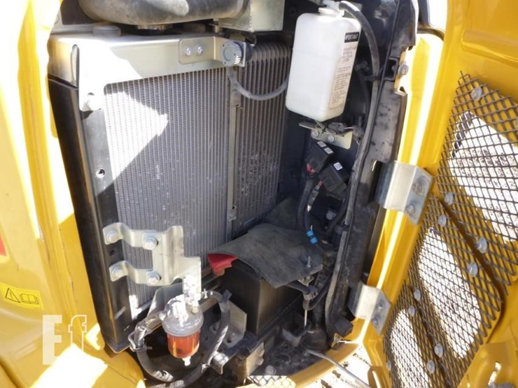2022-deere-35g-image-44
