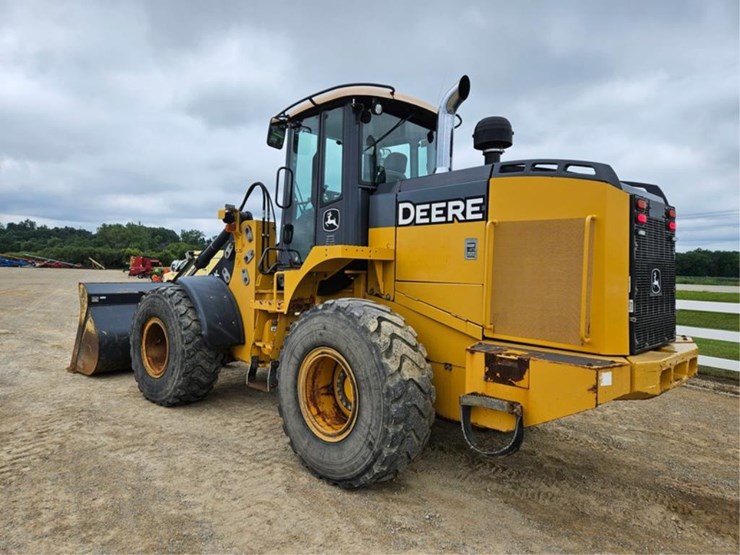 2012-deere-624k-image-3