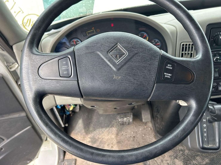 2014-international-durastar-4300-image-12
