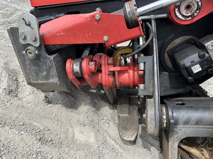 2018-caterpillar-548-image-12