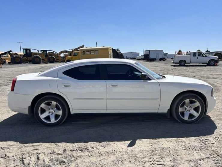 2009-dodge-charger-sedan-image-6