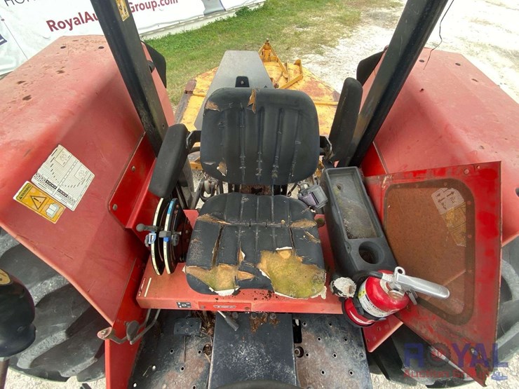 massey-ferguson-583-image-19