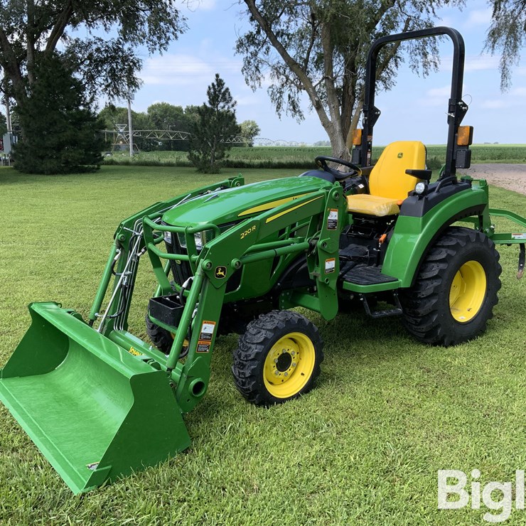 2023 JOHN DEERE 2032R
