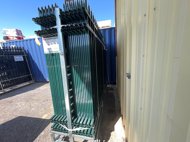 #4010-•-powder-coated-steel-site-fence-image-19