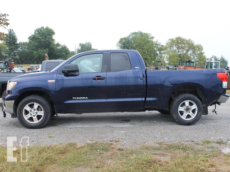 2010-toyota-tundra-image-2