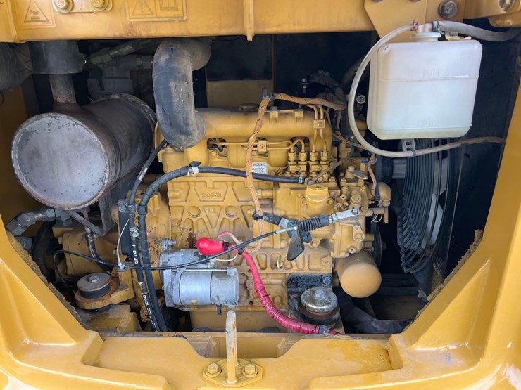 2021-caterpillar-305-image-6