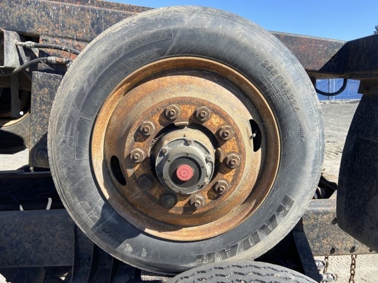 2004-peterbilt-378-image-31