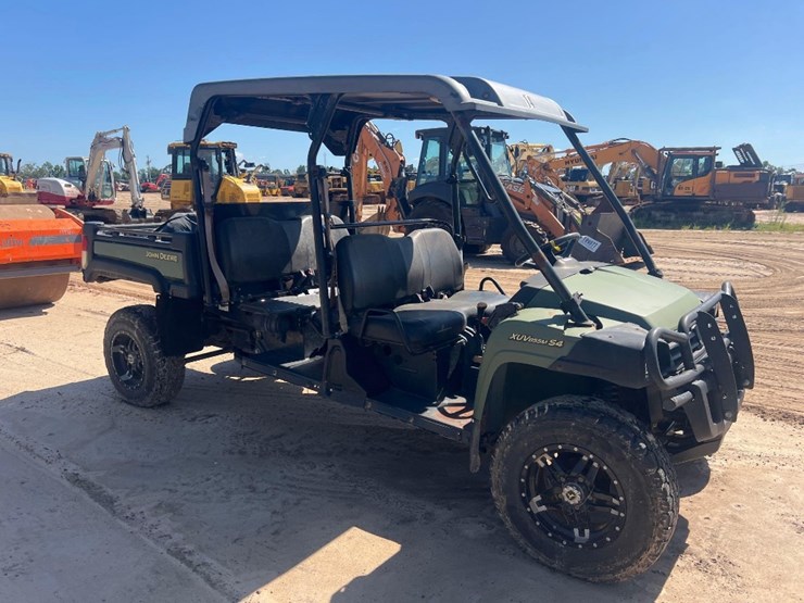 2019-john-deere-gator-image-6