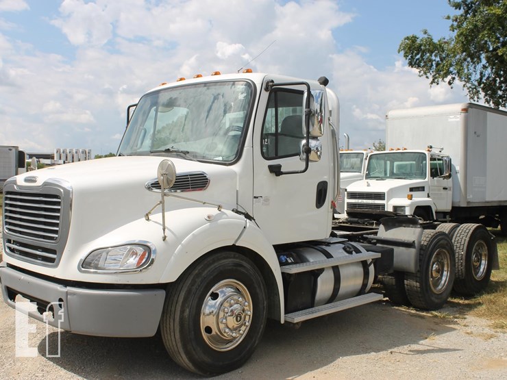 2014-freightliner-image-1