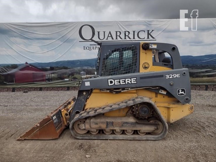 2015-deere-329e-image-1