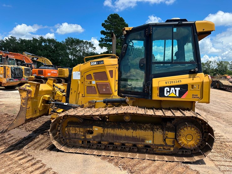 2017-caterpillar-d5-image-5