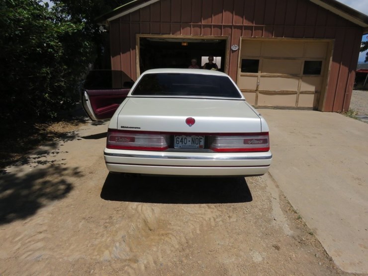 1993-cadillac-allante-convertible-image-5