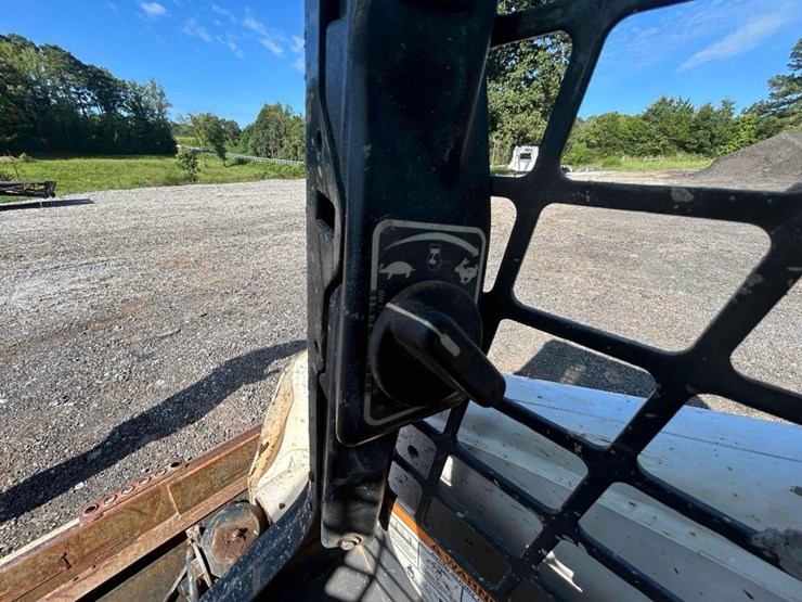 2020-bobcat-t770-image-23