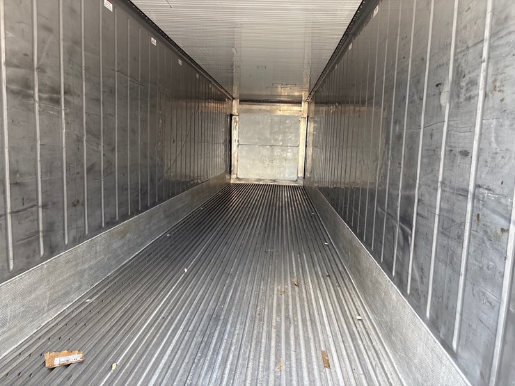 #1204-•-40ft-insulated-container-image-3