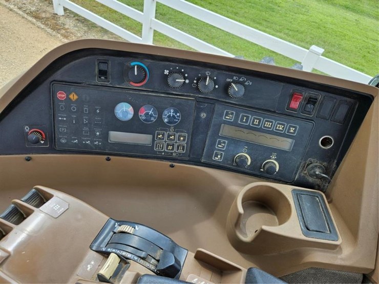 john-deere-8200-image-30