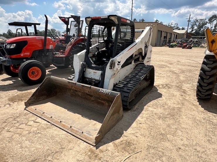 2016-bobcat-t740-image-1
