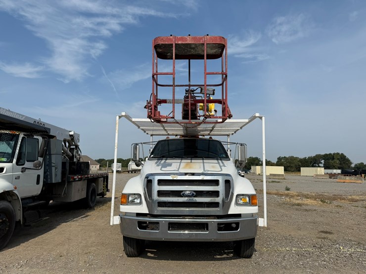 2012-ford-f750-image-2