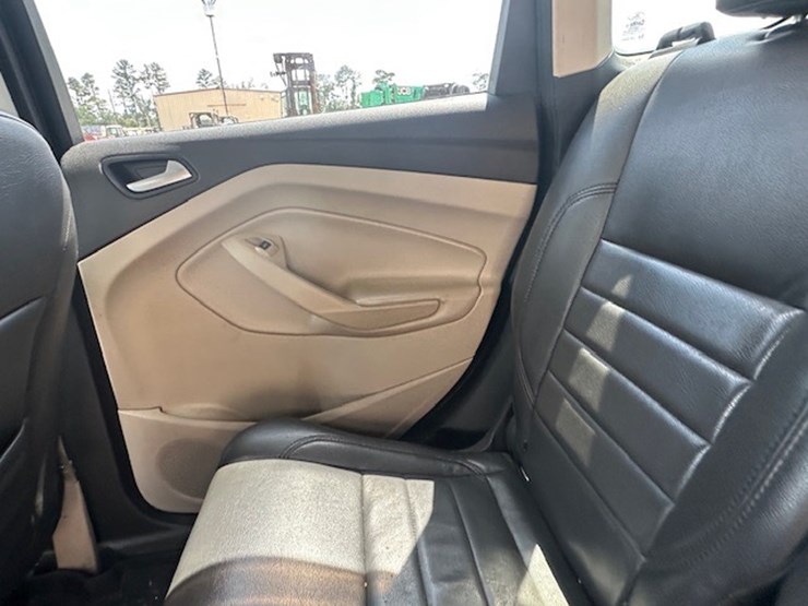 2017-ford-escape-image-25