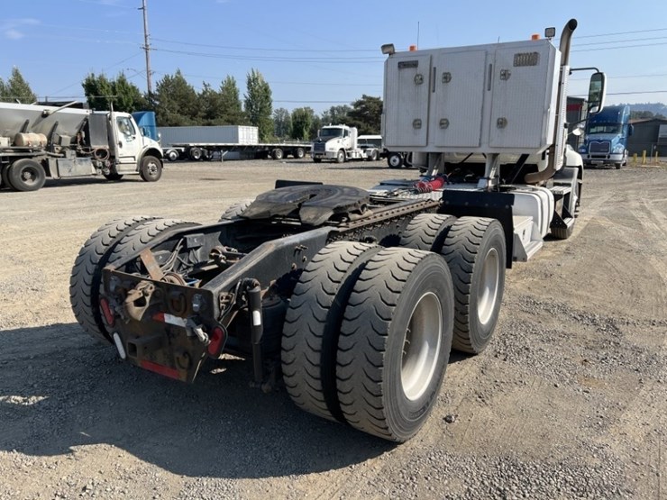 2012-mack-cxu613-t/a-truck-tractor-image-4