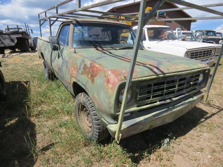 1976-dodge-m880-1¼-ton-pickup-image-1