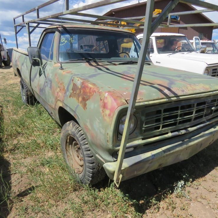 1976 Dodge M880 1¼ ton Pickup