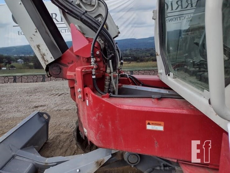 2023-takeuchi-tb280fr-image-26