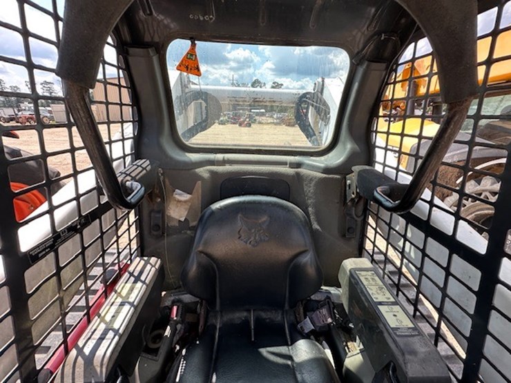 2016-bobcat-t740-image-44