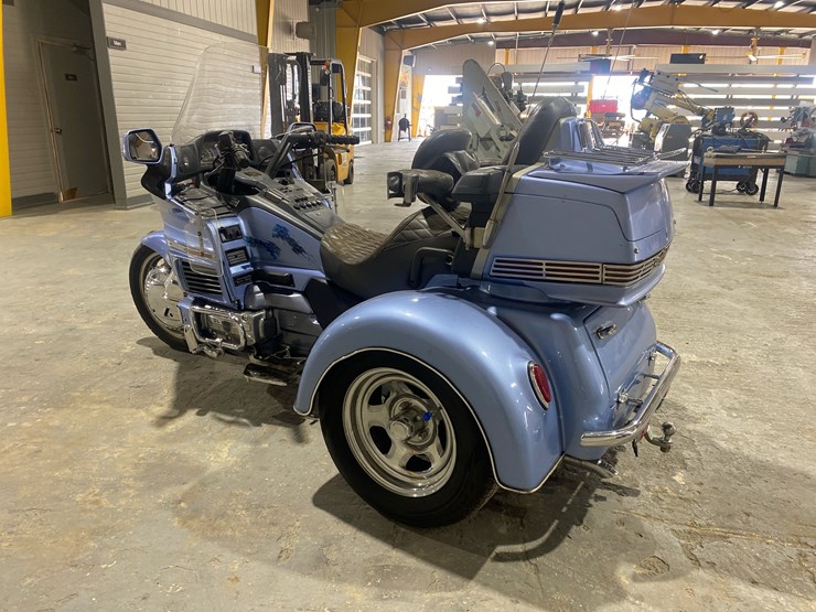 #117-•-1990-honda-goldwing-trike,-gl1500-image-3