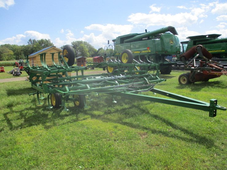 john-deere-1100-image-5