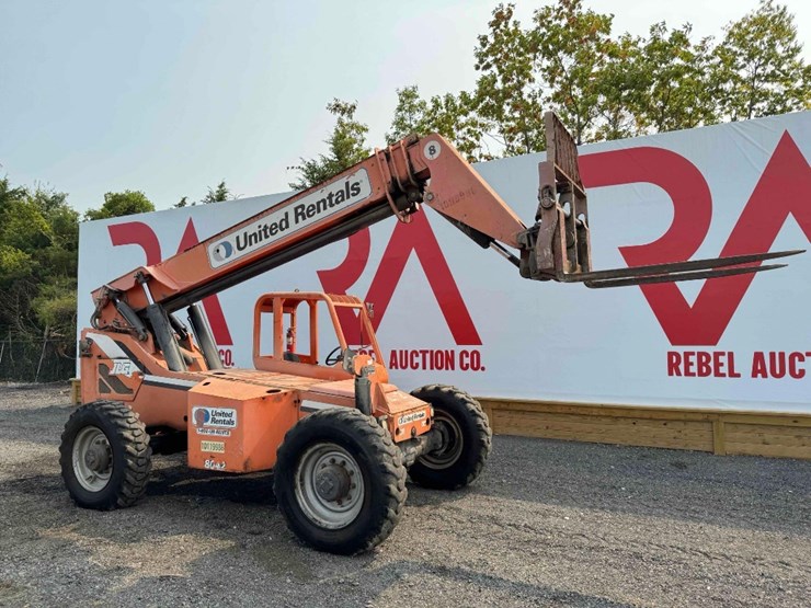 2013-jlg-8042-image-7