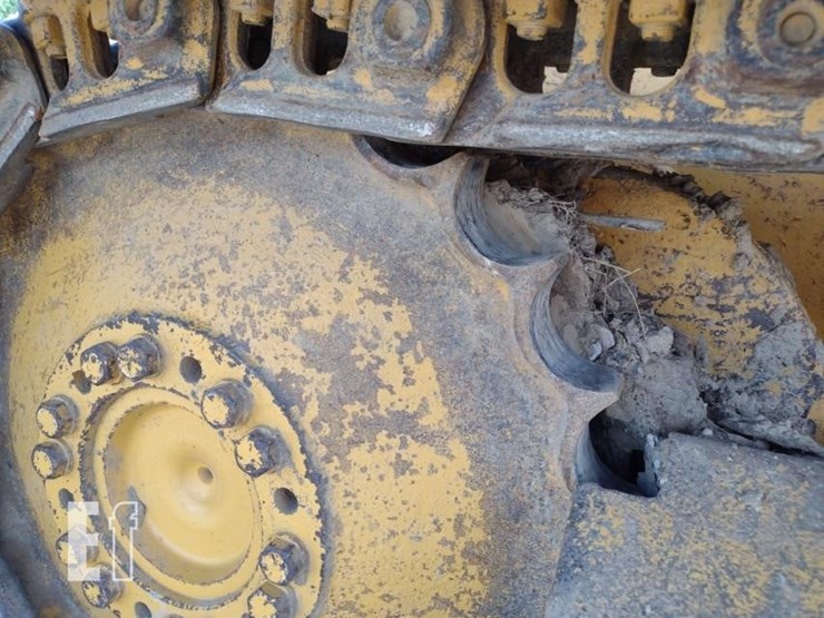 2004-deere-650h-image-30