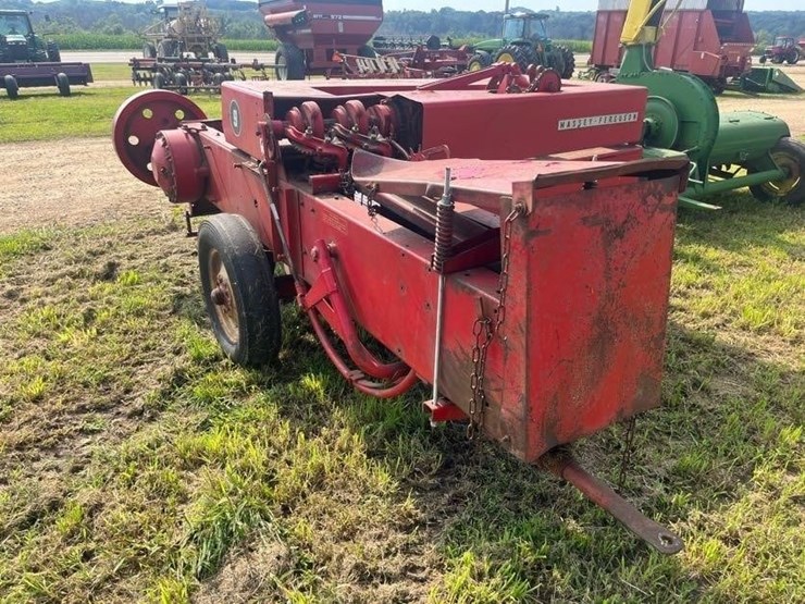 massey-ferguson-9-image-3