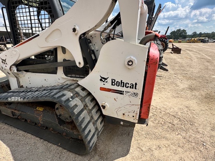 2016-bobcat-t740-image-9