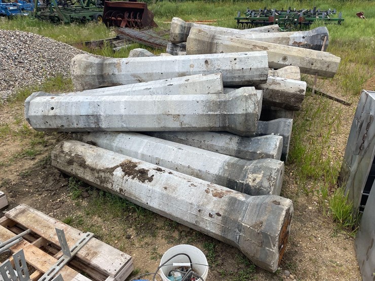 approx-40-precast-cement-pillars-image-2