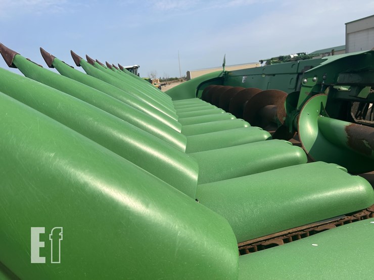 2012-john-deere-618c-image-42