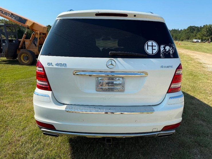 2011-mercedes-benz-gl450-image-5