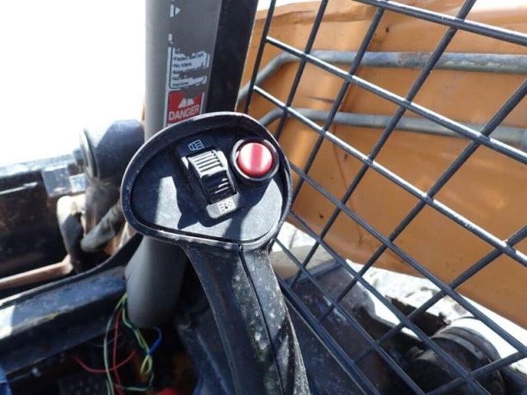 2011-case-sv300-image-14