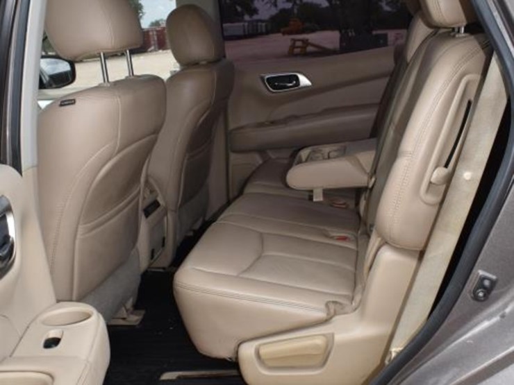 2014-nissan-pathfinder-sl-image-7