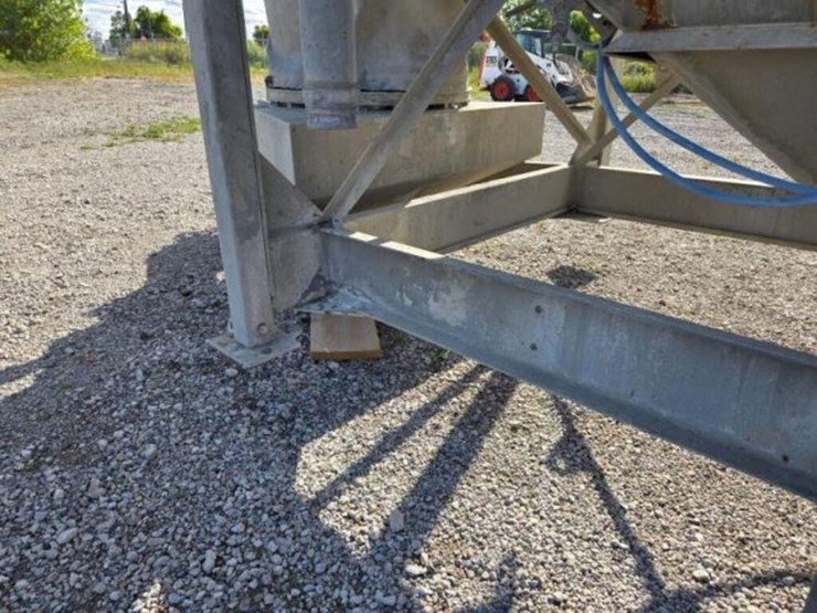 2014-fastway-low-profile-tow-behind-t/a-cement-sil-image-23